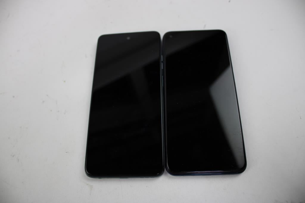 Motorla, 1+ Cell Phone Lot, 2 Pieces, Sold For Parts