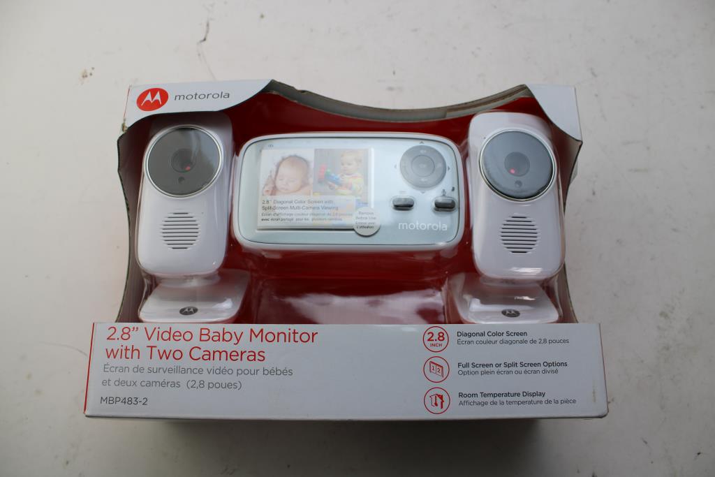motorola 2.8 video baby monitor with two cameras