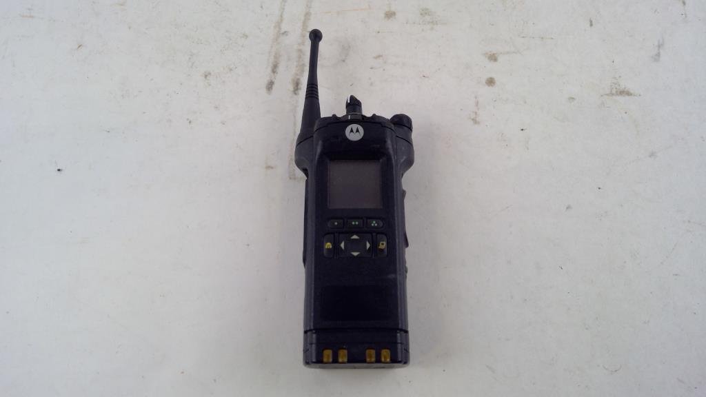 Motorola APX 6000 Walkie Talkie