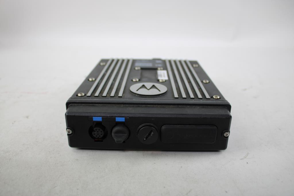 Motorola APX 7500 Mobile Two-Way Radio Remote Mount - CHASSIS ONLY