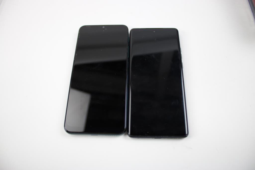 Motorola Cell Phone Lot, 2 Pieces, Sold For Parts