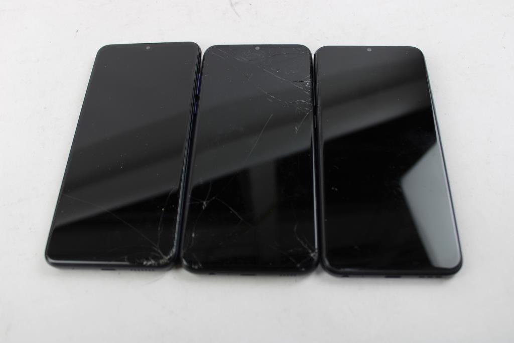 Motorola Cell Phone Lot, 3 Pieces, Sold For Parts