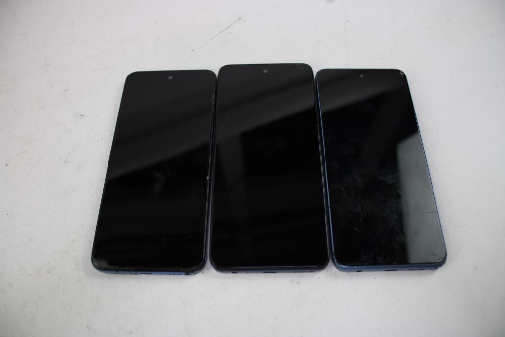 Motorola Cell Phone Lot, 3 Pieces, Sold For Parts