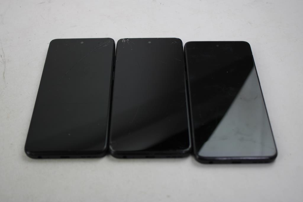 Motorola Cell Phone Lot, 3 Pieces, Sold For Parts