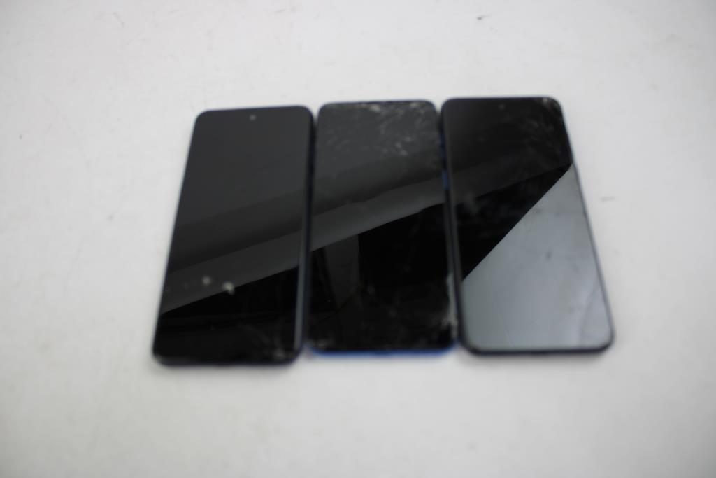 Motorola Cell Phone Lot, 3 Pieces, Sold For Parts