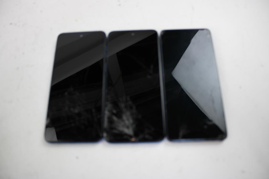 Motorola Cell Phone Lot, 3 Pieces, Sold For Parts