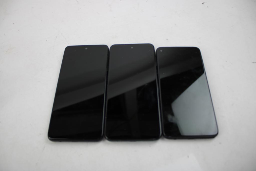 Motorola Cell Phone Lot, 3 Pieces, Sold For Parts