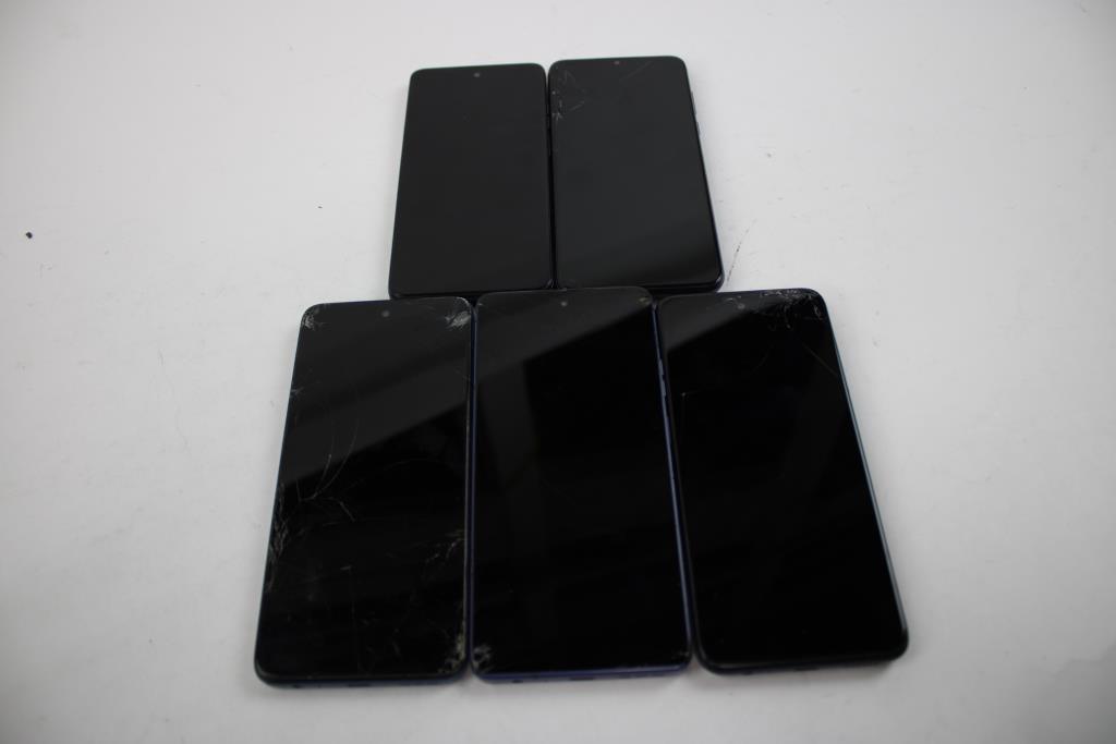 Motorola Cell Phone Lot, 5 Pieces, Sold For Parts