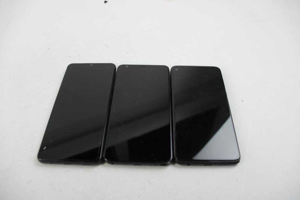 Motorola, LG, Samsung Cell Phone Lot, 3 Pieces, Sold For Parts