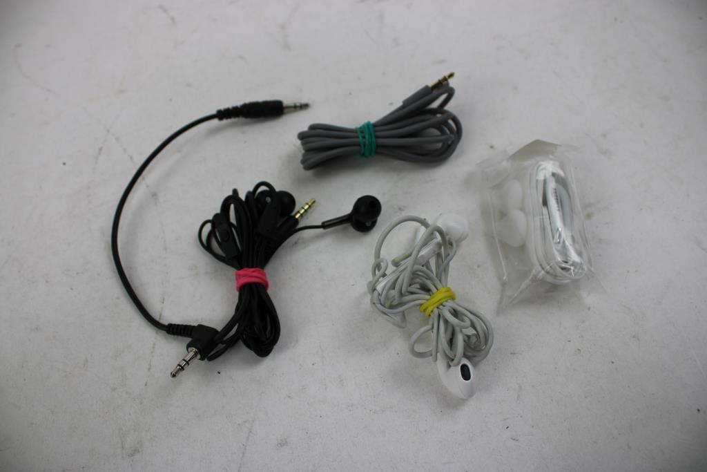 Motorola, Pxton Two-Way Radios, Connector/Charging Cords, Wired Earbuds, 7 Pieces