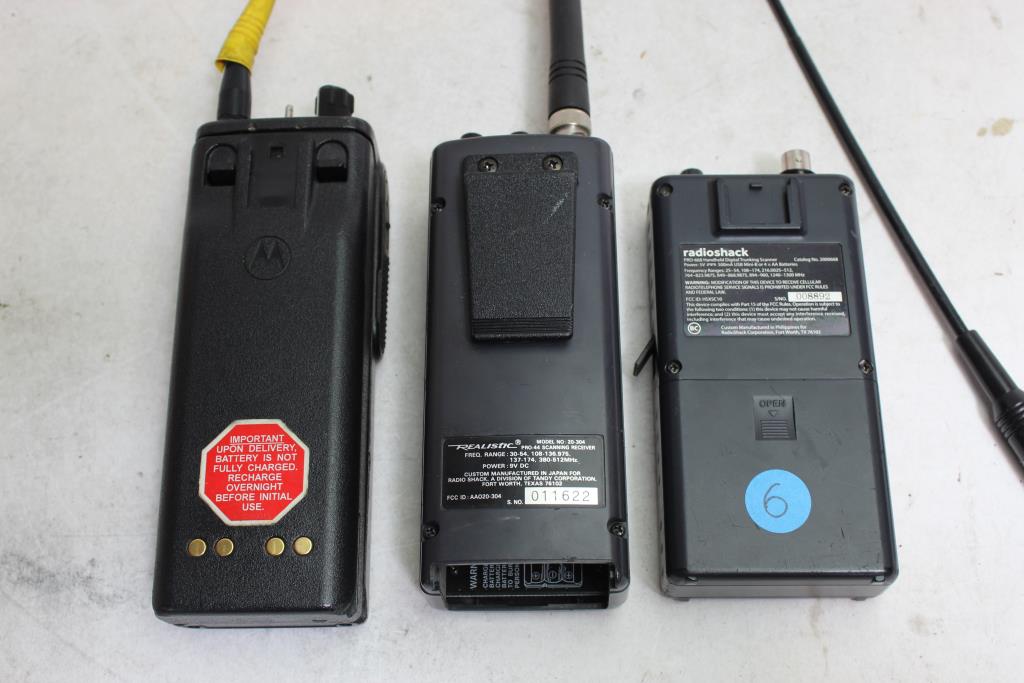 Motorola, Radioshack, Realistic 2 Way Radios/ Scanners 3 Pieces