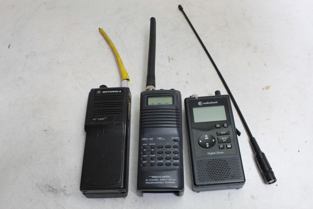 Motorola, Radioshack, Realistic 2 Way Radios/ Scanners 3 Pieces