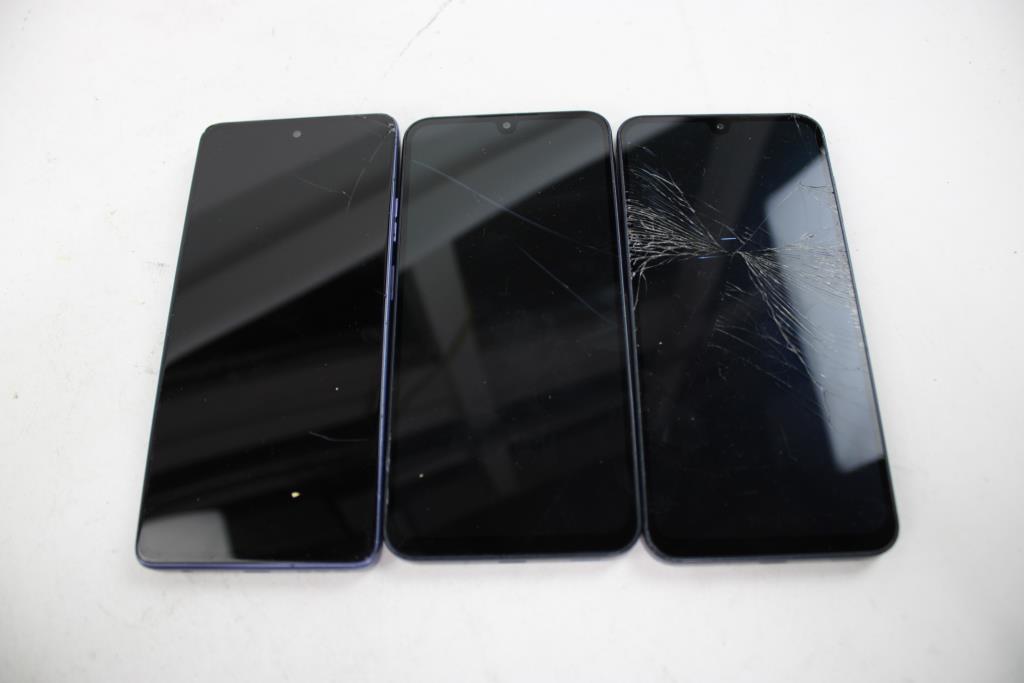 Motorola & Samsung Cell Phone Lot, 2 Pieces, Sold For Parts