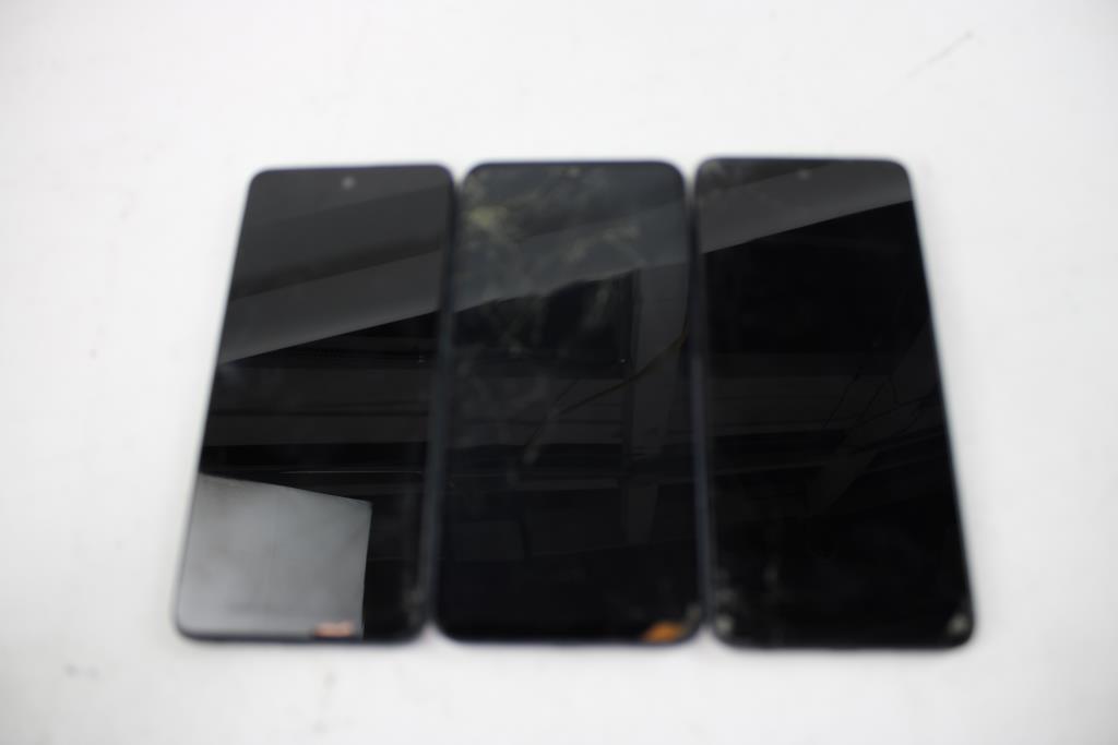 Motorola & Samsung Cell Phone Lot, 3 Pieces, Sold For Parts