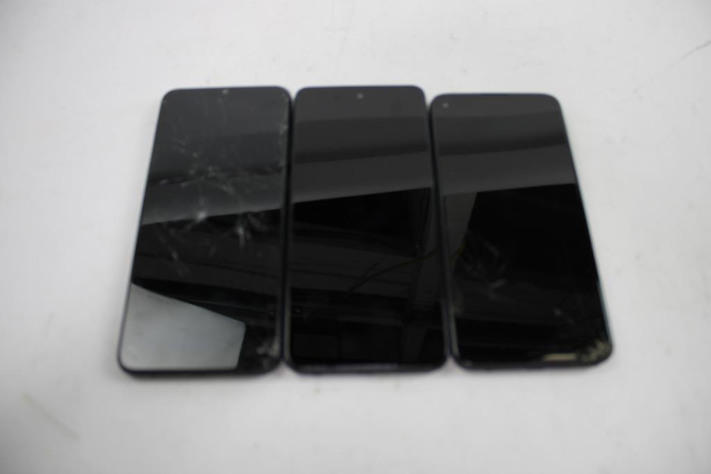 Motorola, Samsung Cell Phone Lot, 3 Pieces, Sold For Parts
