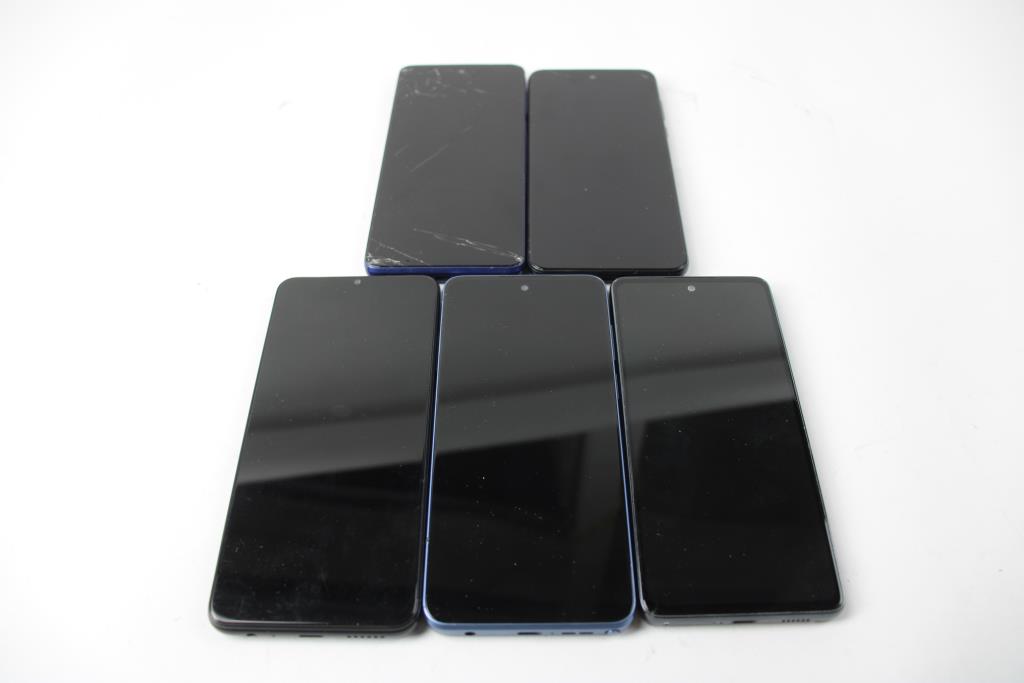 Motorola, Samsung Cell Phone Lot, 5 Pieces, Sold For Parts