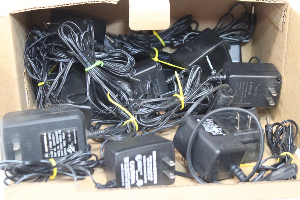 Motorola Speaker Microphone & Motorola Charging Cords 10+ Pieces