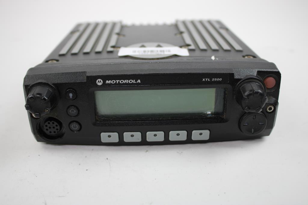 Motorola XTL 2500 Digital Mobile Radio