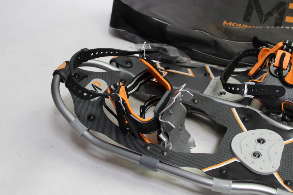 Mountain Profile Yukon 825 Men's Snowshoe Kit Property Room