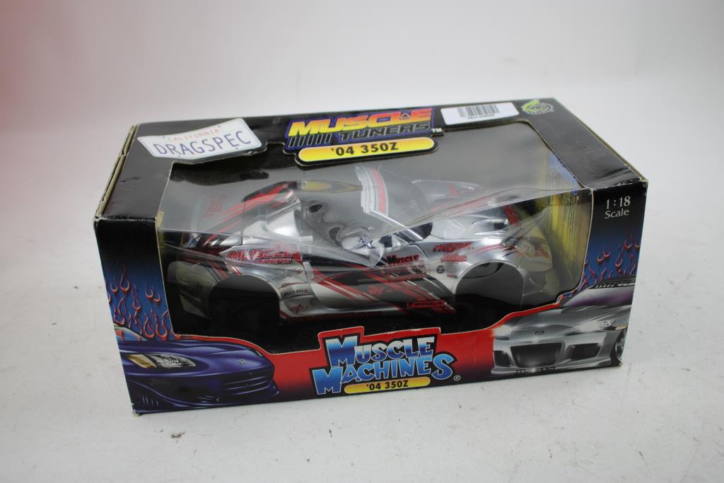 Muscle Machines 1:18 Scale Die Cast Muscle Tuner '04 35oz