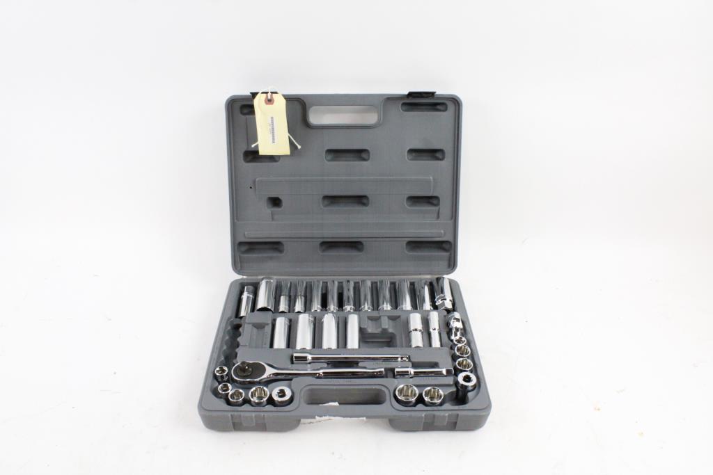 Napa Evercraft Ratchet And Socket Set Property Room