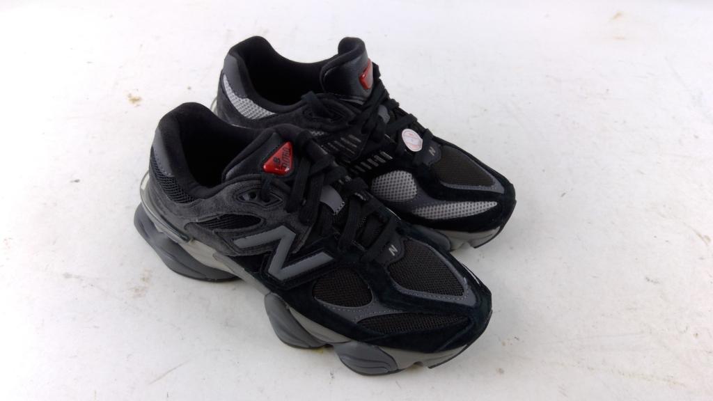 New Balance Mens Shoes Size 5.5