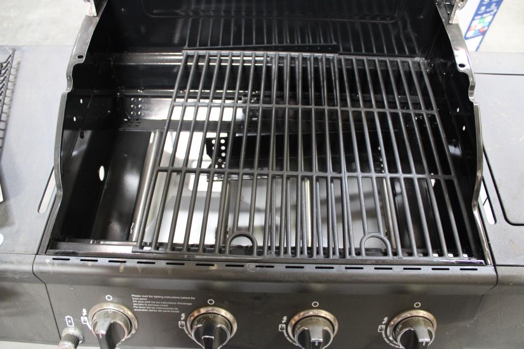 NexGrill Outdoor Gas Grill 7200925P Property Room