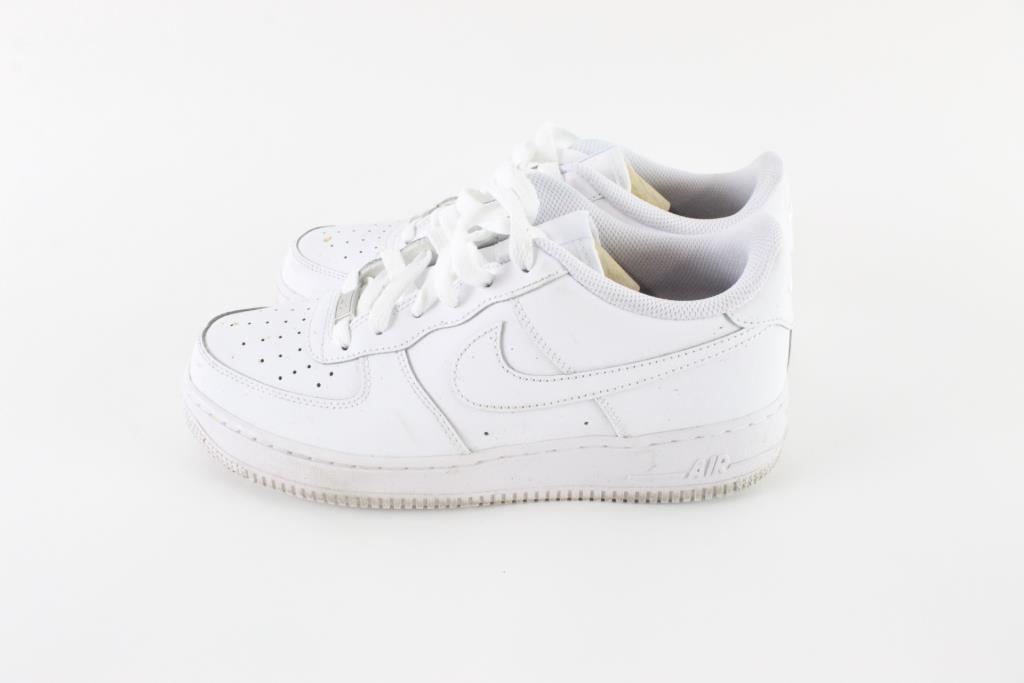 what is a 7y in men's nike