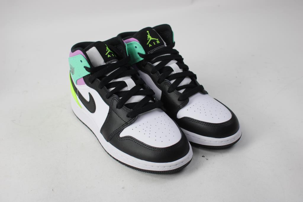 Nike Air Jordan 1 Mid, Size 5 Youth