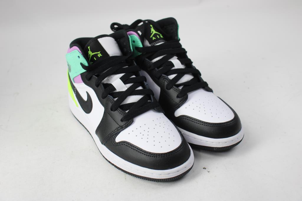 Nike Air Jordan 1 Mid, Size 5 Youth