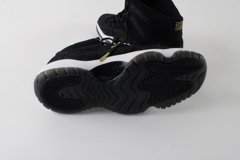 Nike Air Jordan 11 Retro Girls Shoes, Size 8Y Property Room