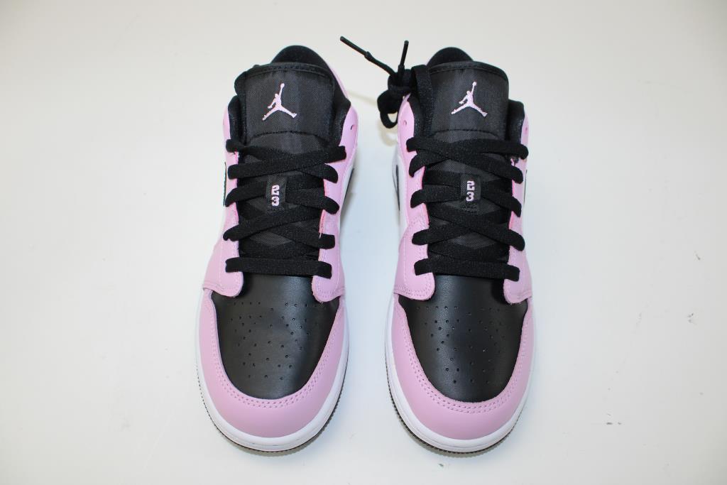Nike Girls Pink And Black Air Jordans Size 6.5Y Property Room