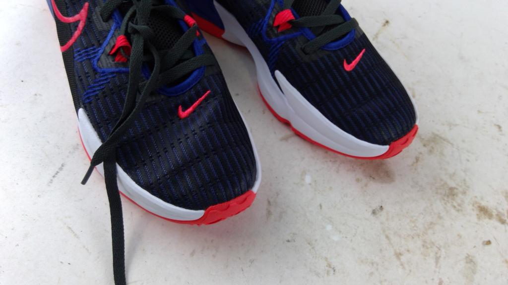 Nike Lebron Men Shoes Size 12