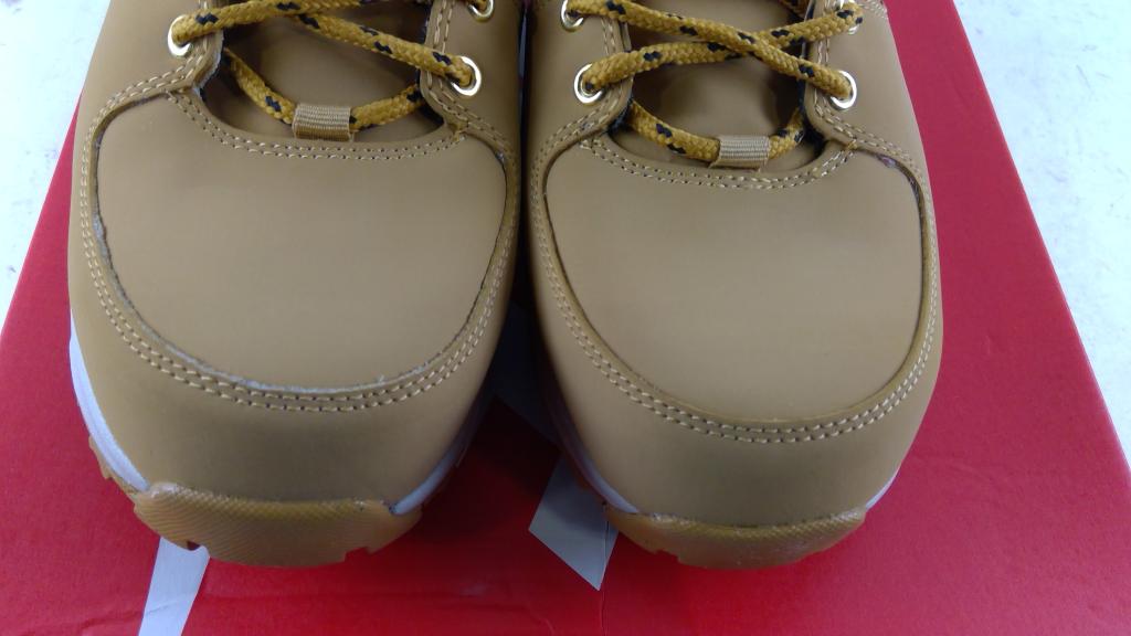 Nike Manoa Mens Boots Size 11.5