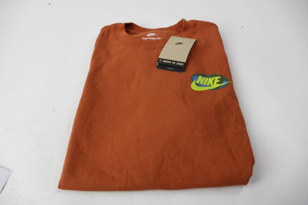 Nike Medium Play It Cool Mother Earth T-Shirt, Orange
