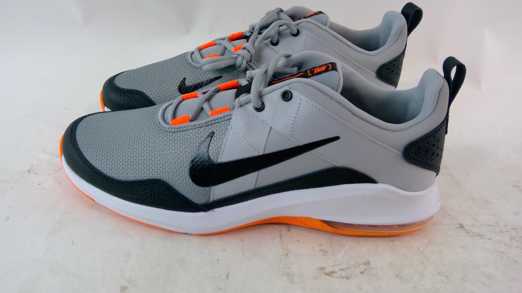 mens nike running shoes size 10