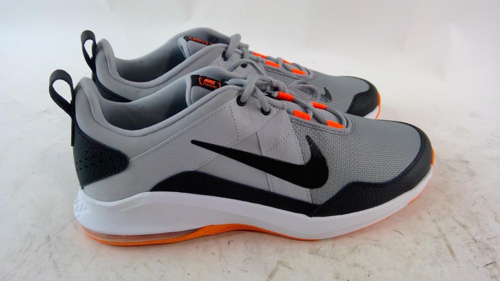 mens nike running shoes size 10