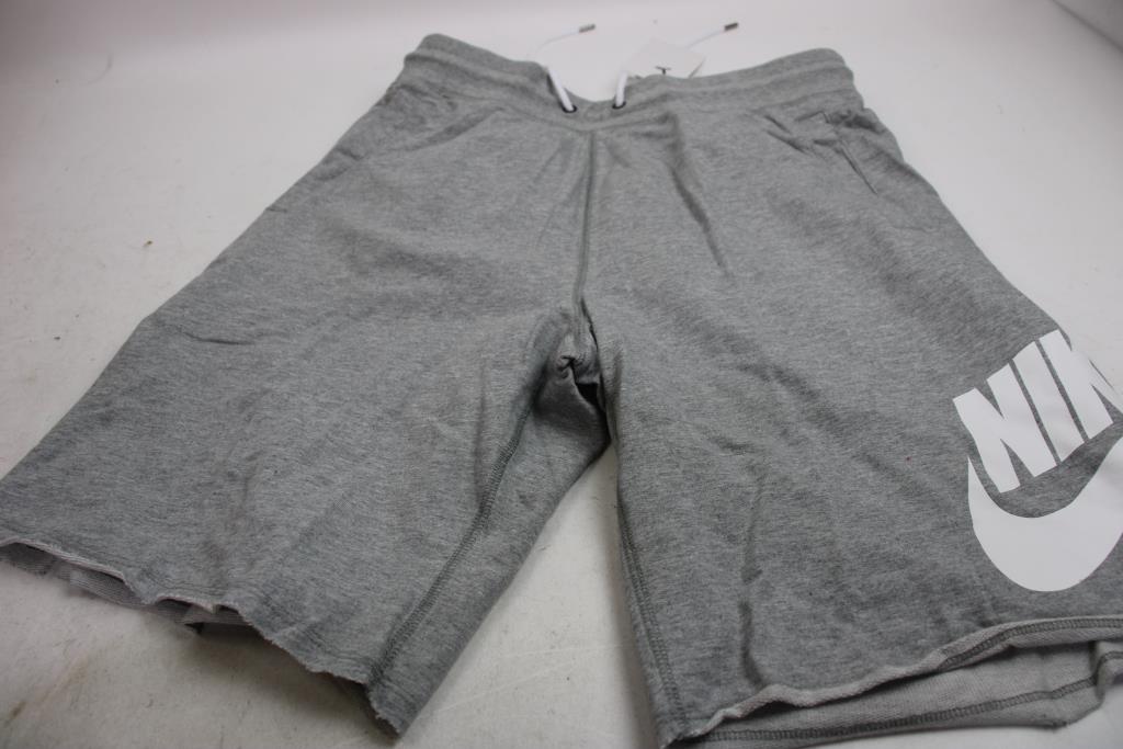 Nike Short Kneelenth, Size M, 2 Pieces