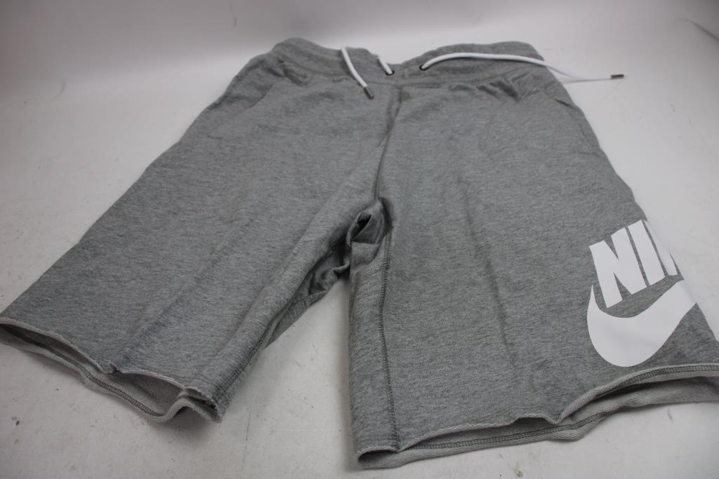 Nike Short Kneelenth, Size M, 2 Pieces