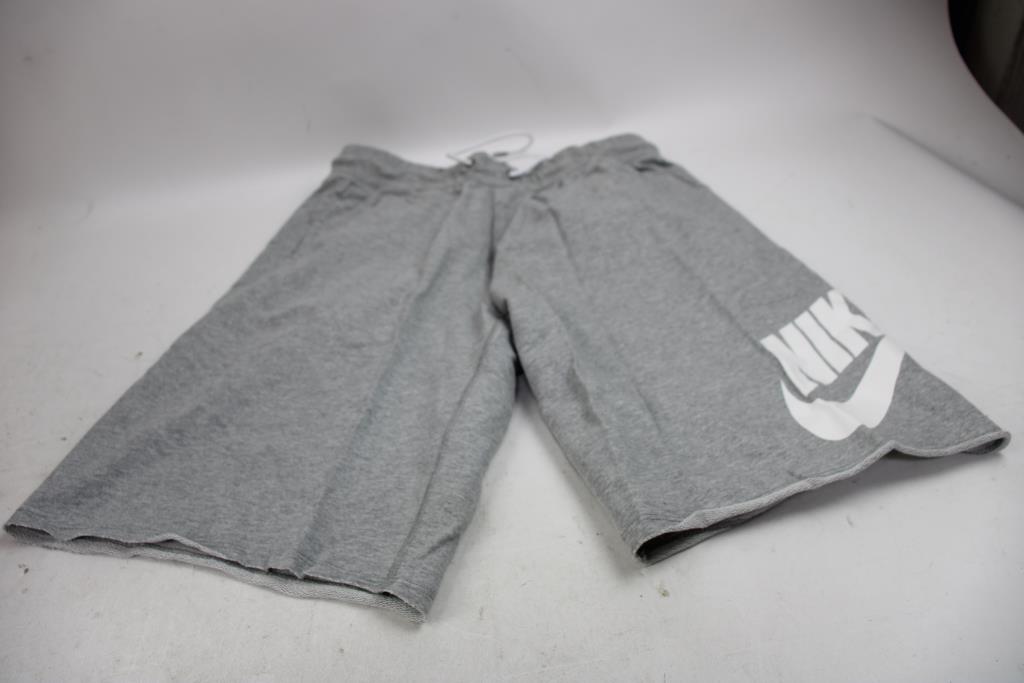 Nike Short Kneelenth, Size M, 2 Pieces