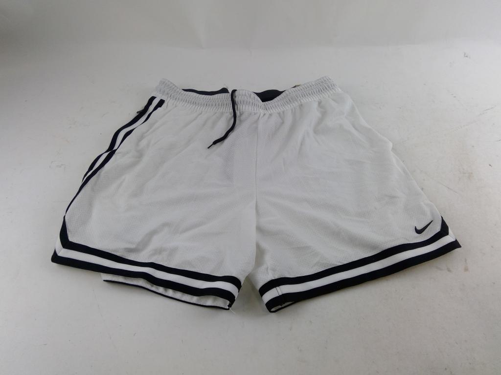 Nike Short Size L