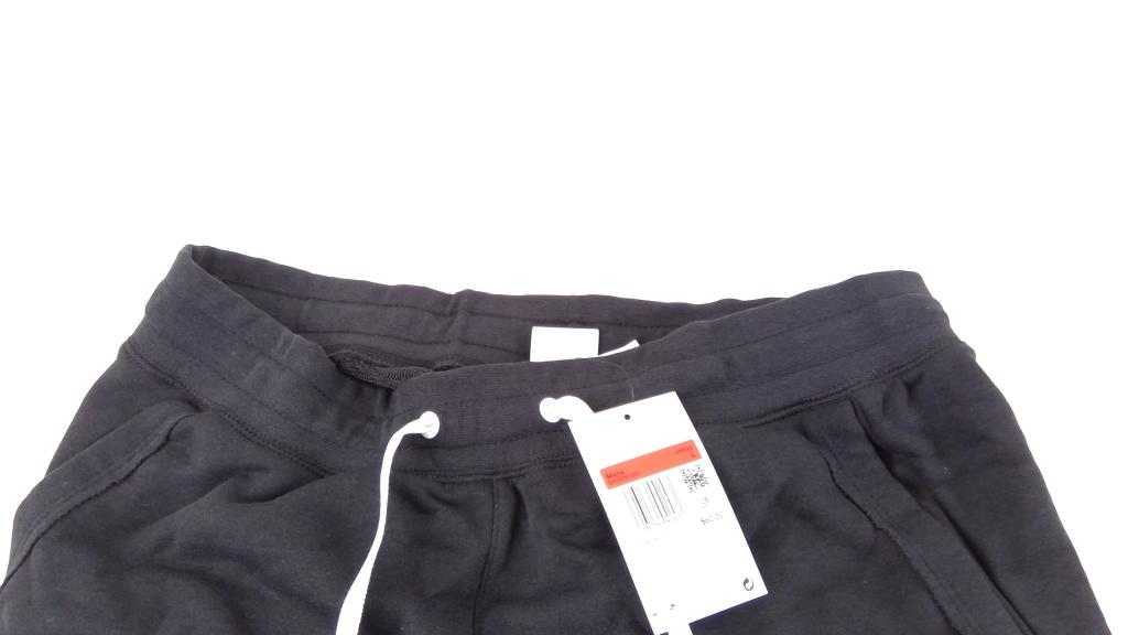 Nike Shorts Size L