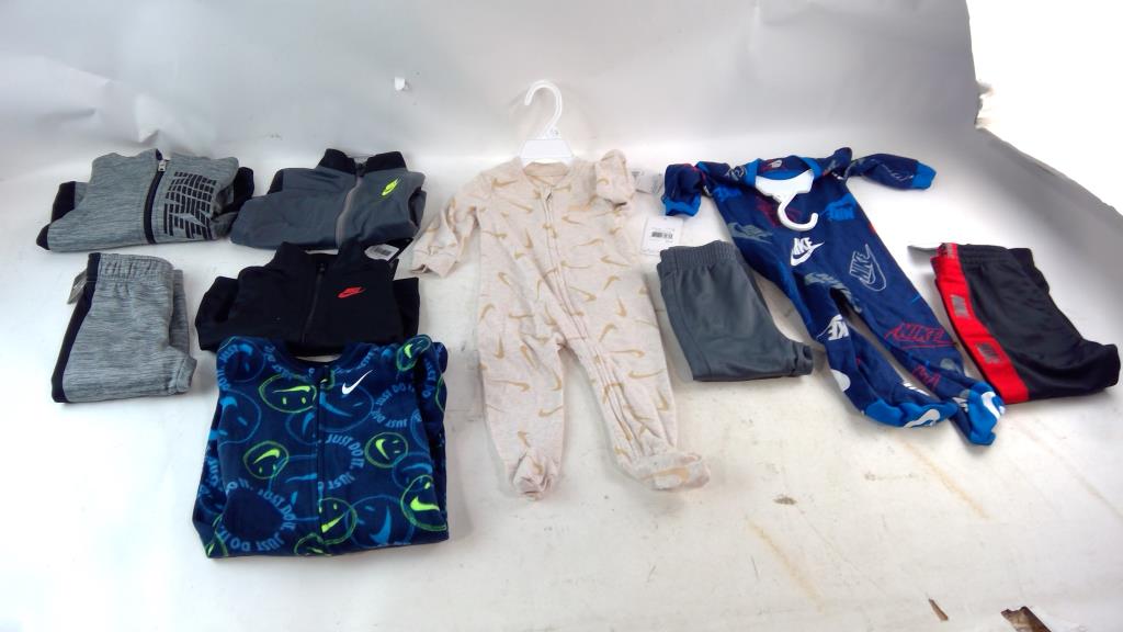 Nike Sweatshirt And More 10+ Pieces