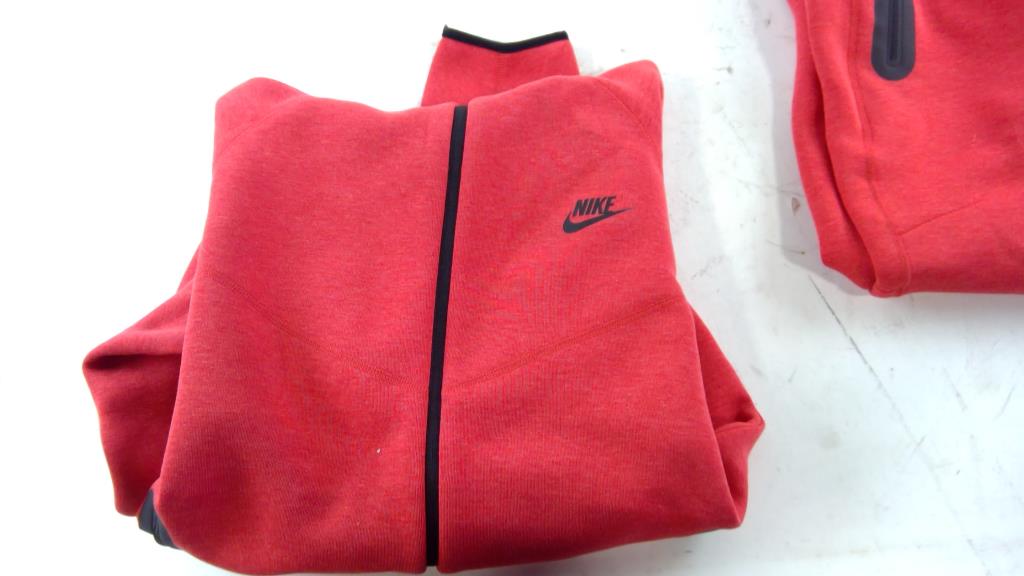 mens nike tech set