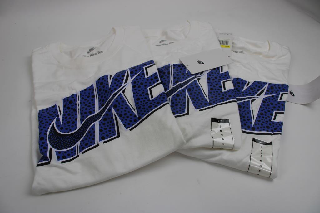 Nike T-Shirts, Small, 4 Pieces