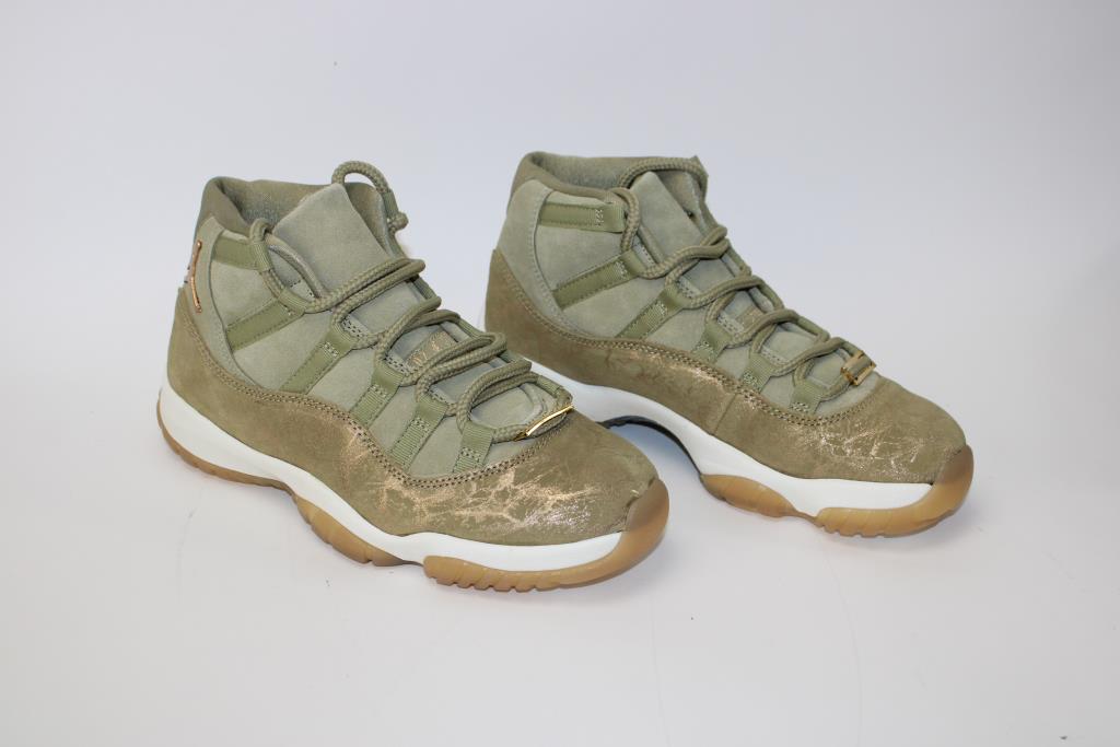 Nike Women's Green Air Jordans Size 7 | Property Room