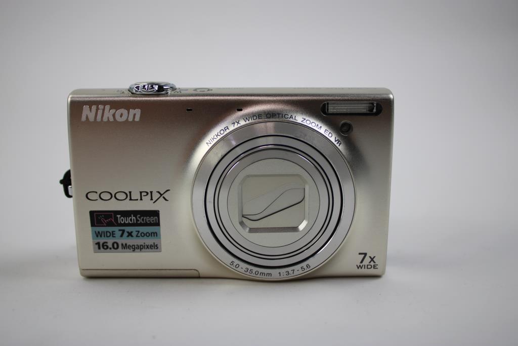 Nikon COOLPIX S6100 Silver Touch Screen Camera