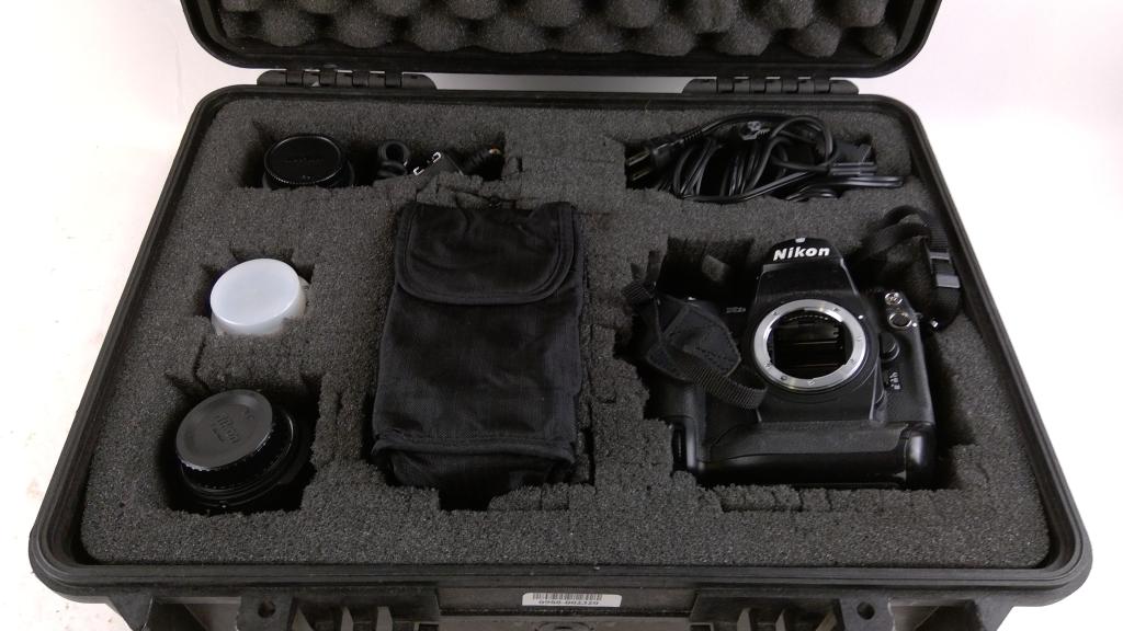 Nikon D2Xs SLR Camera