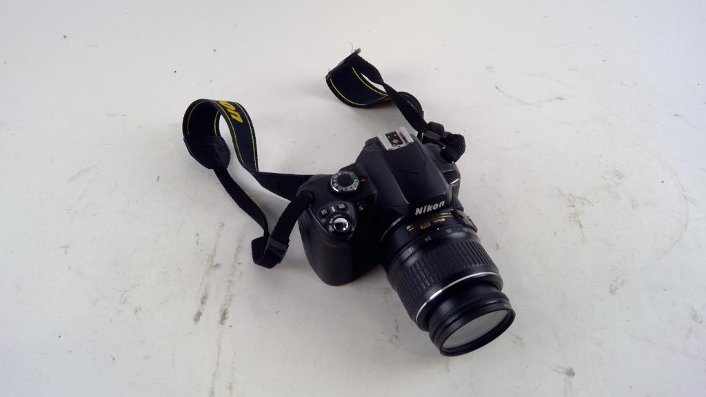 Nikon D40 SLR Camera