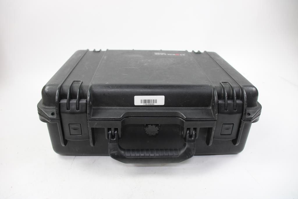 Nikon D8 Digital Camera, Sold For Parts And Accs In Hard Case